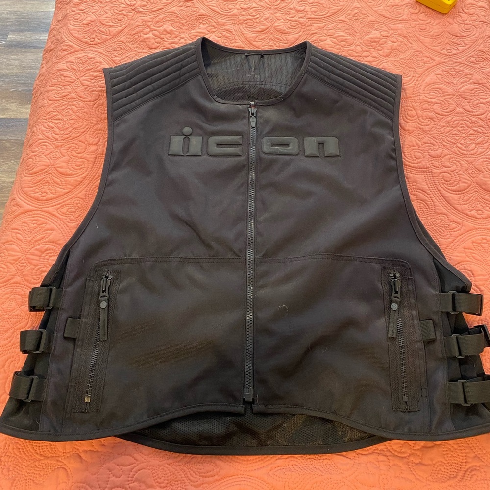 Icon motorcycle vest size 4X